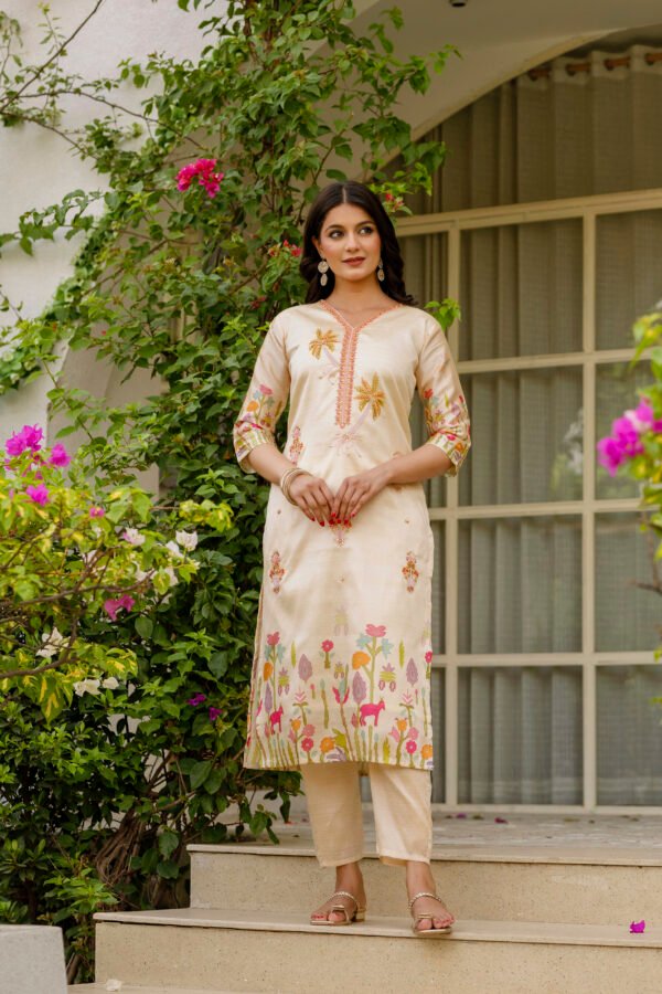 Traditional Kurta Set With Intricate Floral and Animal Embroidery With Hand Work - Image 4