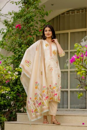 Traditional Kurta Set With Intricate Floral and Animal Embroidery With Hand Work