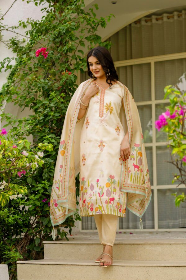 Traditional Kurta Set With Intricate Floral and Animal Embroidery With Hand Work - Image 11