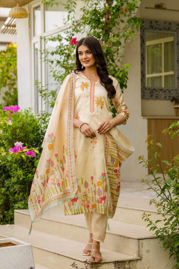 Traditional Kurta Set With Intricate Floral and Animal Embroidery With Hand Work - Image 10