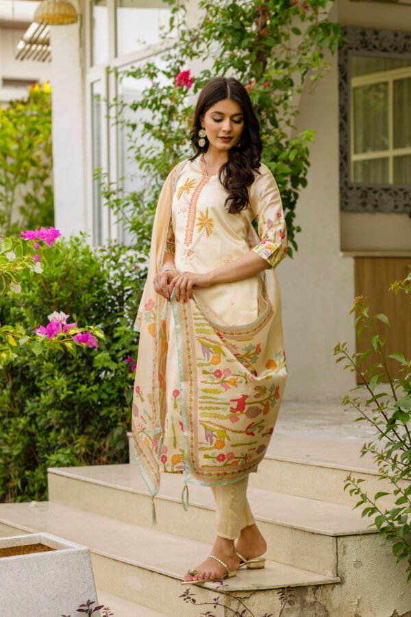 Traditional Kurta Set With Intricate Floral and Animal Embroidery With Hand Work - Image 9