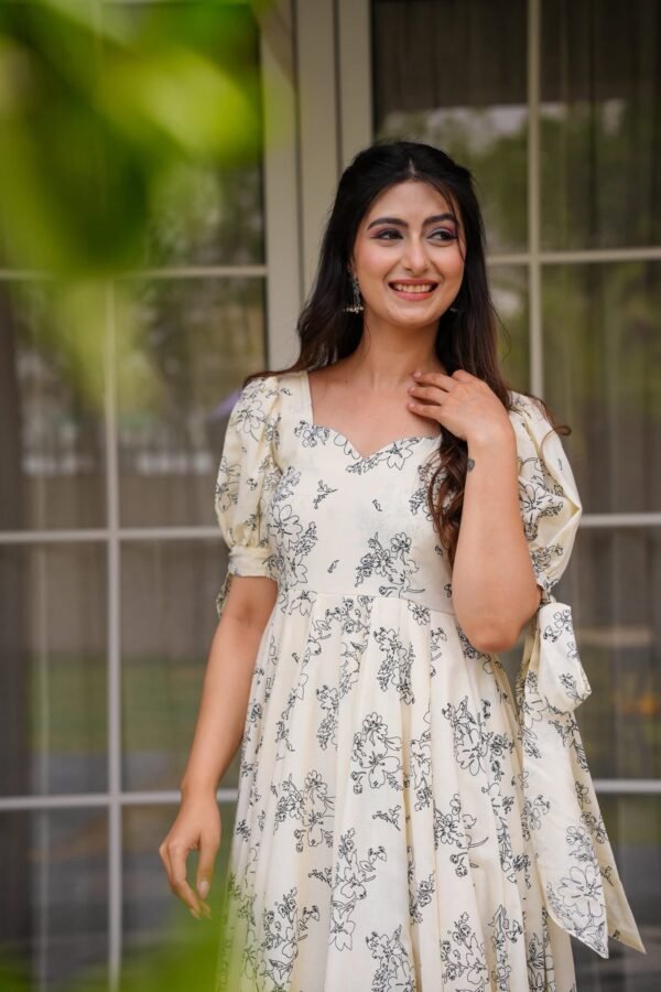 Most Beautuful And Attractive WESTERN MAXI DRESS - Image 2